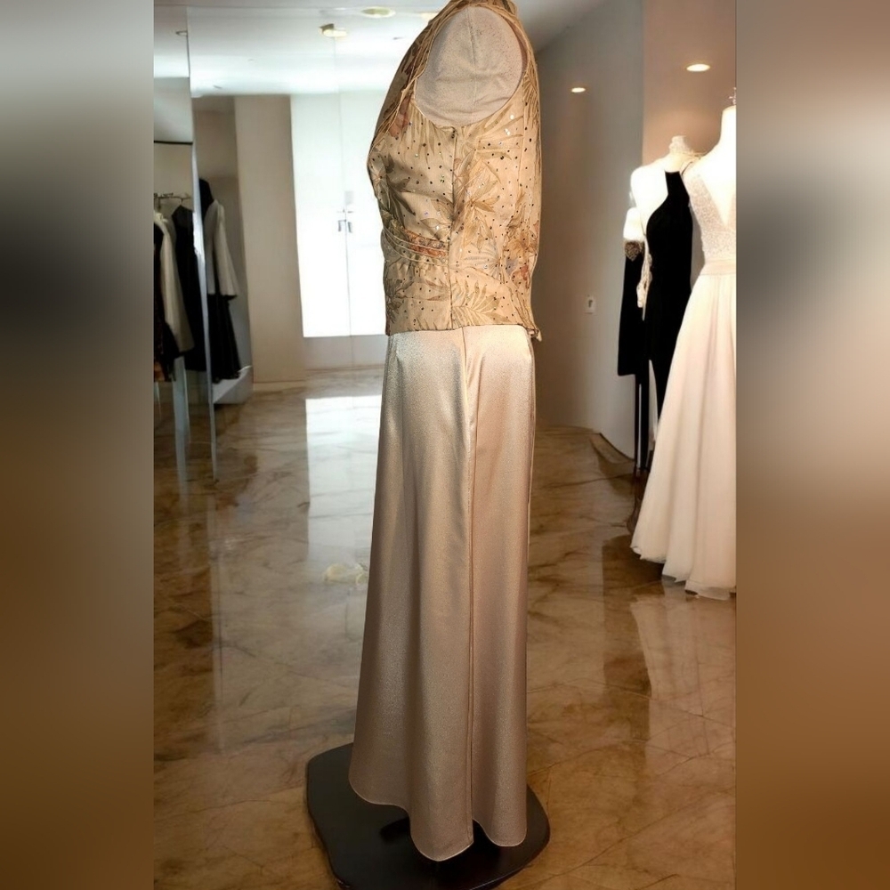 Gold and Cream, Two Piece Set. Skirt And Top. Sequined Detail. Size 10. - Picture 3 of 4